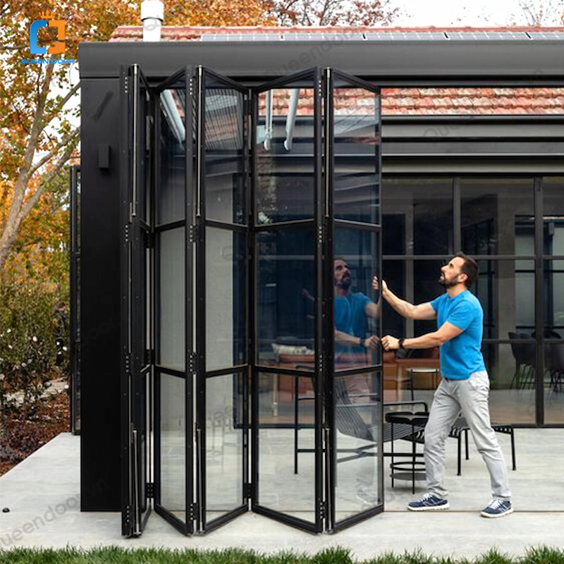 Cửa đi xếp trượt Queen Door XT-25