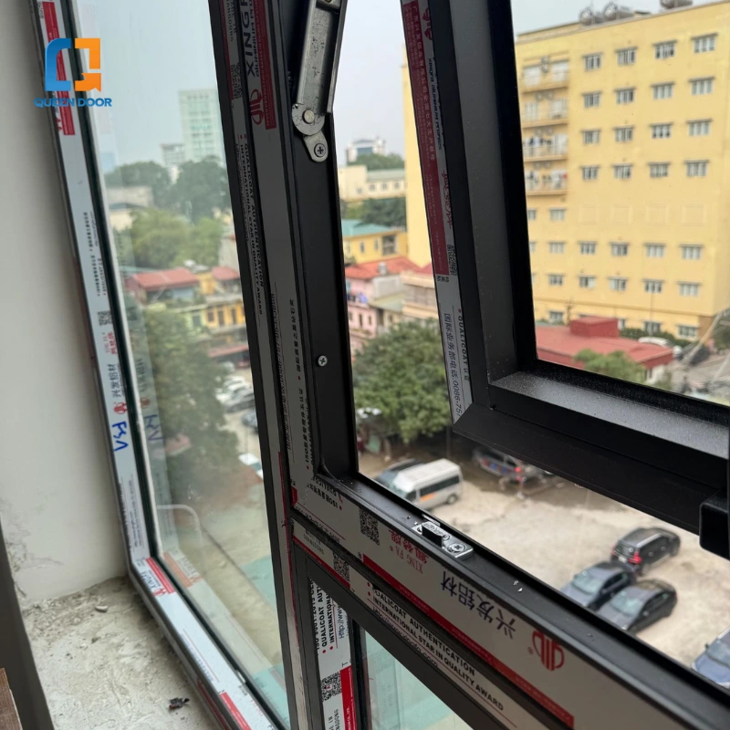 cửa sổ mở hất 3 cánh