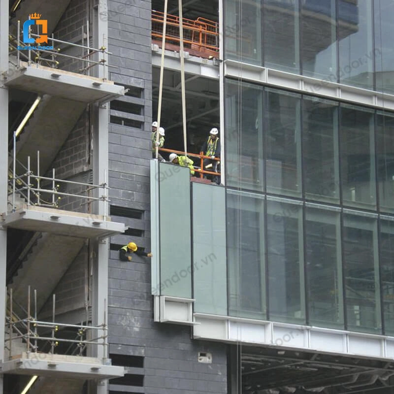 Báo giá thi công vách nhôm kính tại Queen Door và các yếu tố ảnh hưởng