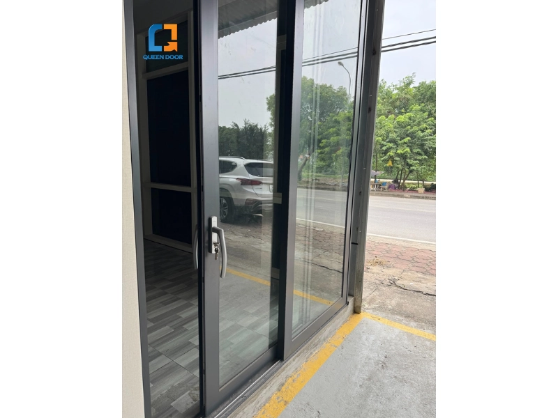 cửa nhôm kính có an toàn không cửa nhôm kính có an toàn không