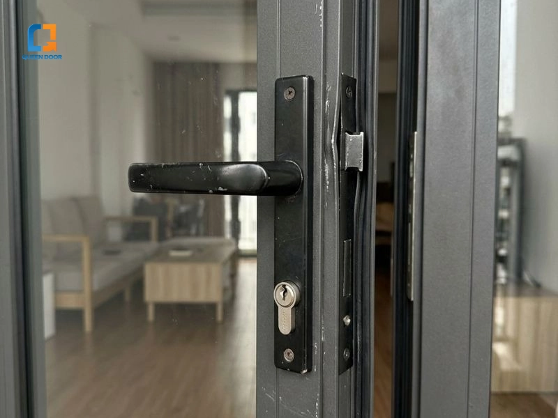cách mở cửa nhôm xingfa bị kẹt