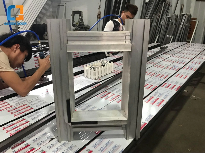 Queen Door – Đơn vị cung cấp giải pháp mặt dựng kính chuyên nghiệp