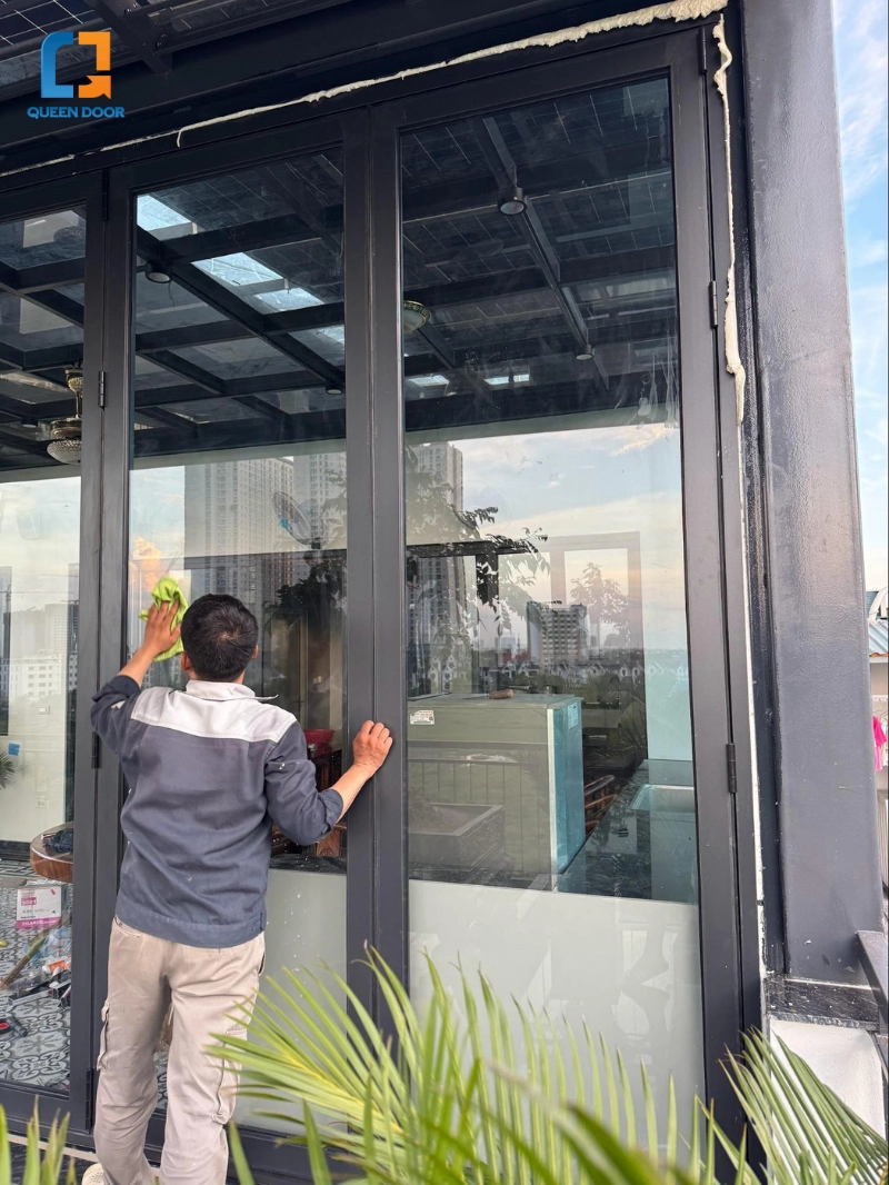Queendoor – Đơn vị cung cấp cửa sổ mở quay ngoài chuyên nghiệp
