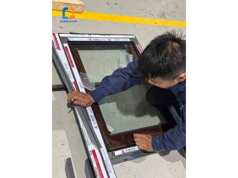 cửa nhôm xingfa màu đen cửa nhôm xingfa màu đen