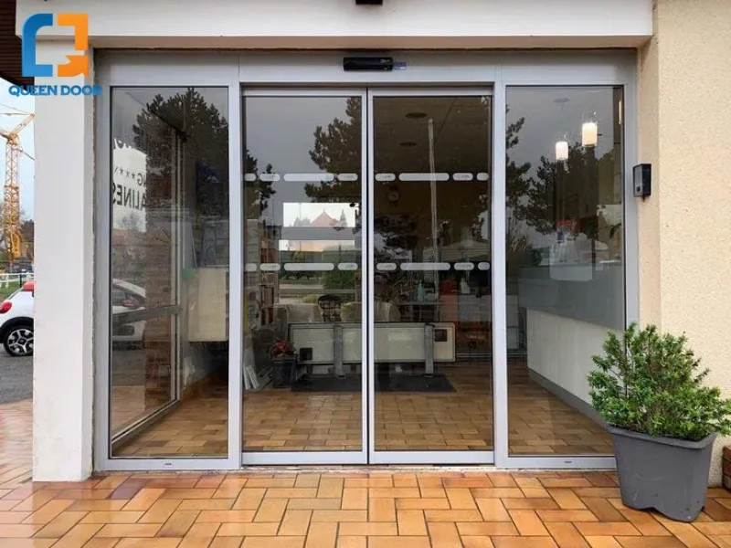 Nhận báo giá cửa trượt tự động chính xác, minh bạch từ Queen Door