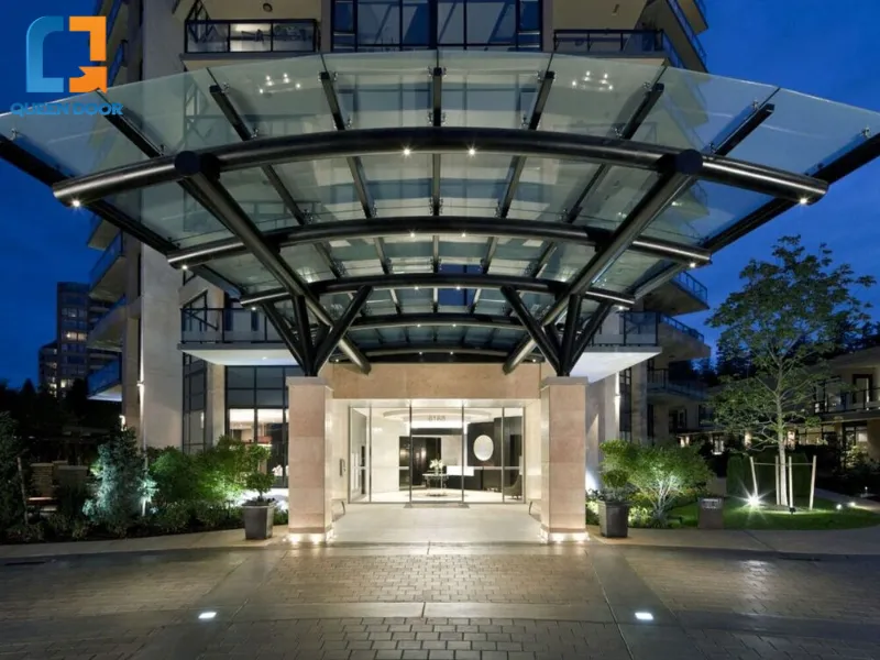 Mái sảnh Canopy là một cấu trúc nhô ra được gắn cố định vào mặt tiền công trình