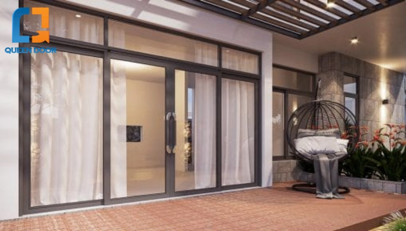 Mẫu cửa đi trượt quay nhôm kính kết hợp vách cố định